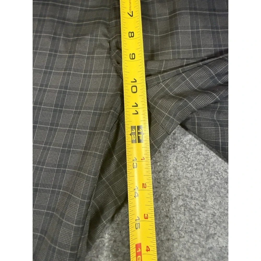 Under Armour Men's Gray Plaid Performance Golf Shorts Size 32